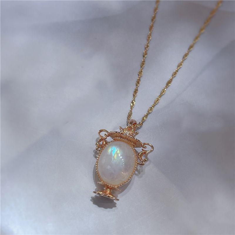 Aquamarine - ネックレス クラシック中世風 レトロ ヴィンテージ 聖杯 ムーンストーン 透かし彫り 立体 ペンダント ボヘミアン 銅製 電気メッキ ツイストチェーン メダリオン