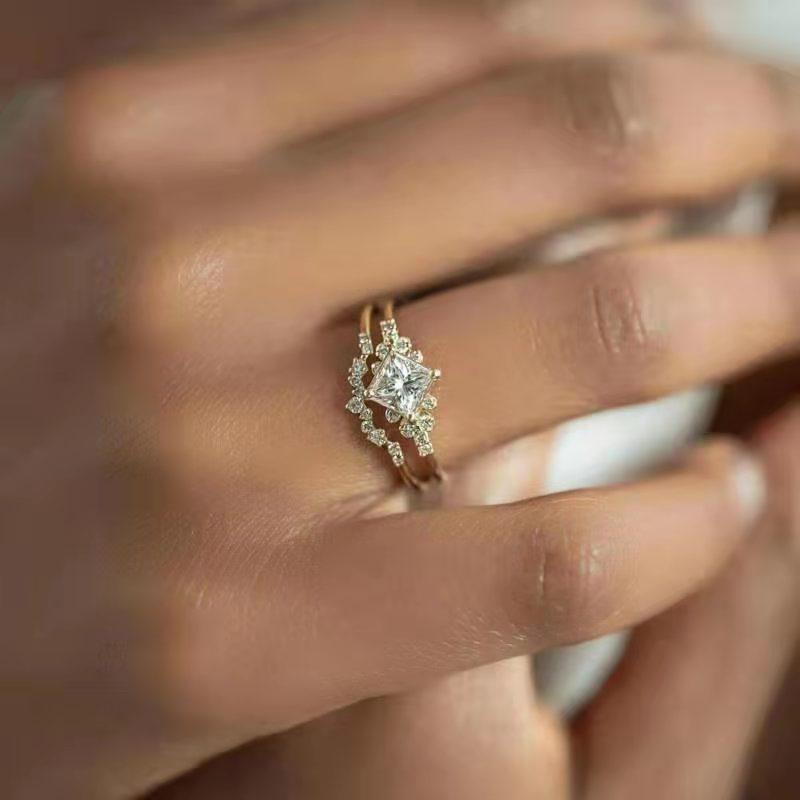 指輪 レディース 合金製 ゴールド シンプル 上品 小方型ジルコニア セットリング 重ね付け 万能 オフィ..