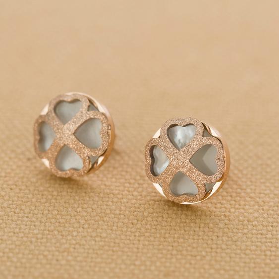 ピアス レディース 韓国ファッション サージカルステンレス製 金属アレルギー対応 傷つきにくい 変色しにくい マット加工 クローバー ハート シェルモチーフ シンプル スタッドピアス(4)