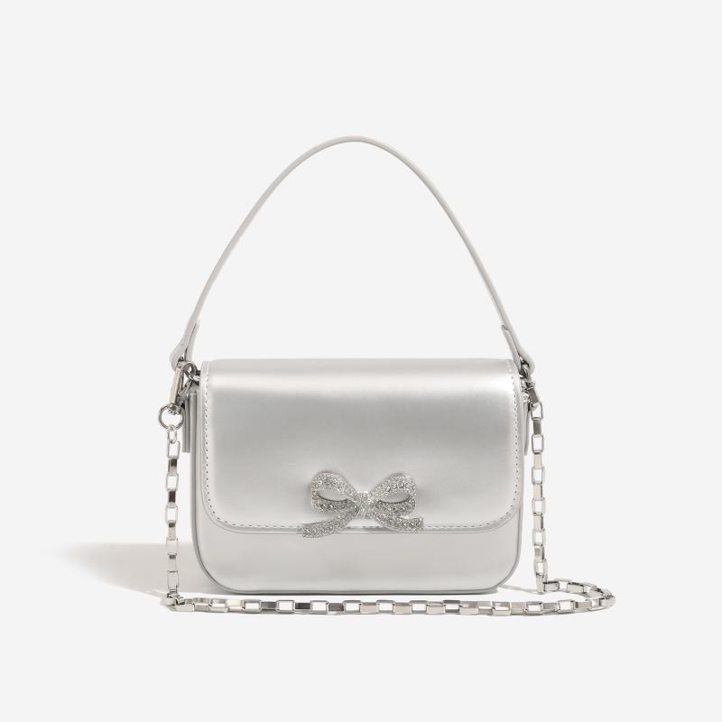 バッグ レディース 高級感 リボン チェーン 小さめ スクエア型 ショルダーバッグ ハンドバッグ 斜め掛け 横型 PUレザー マグネット開閉 スマホ収納 カードポケット デイリーユース 通勤 上品 おしゃれ 鞄