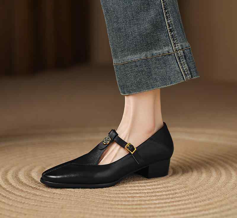 バレエシューズ フラットシューズ レディース 牛革 スクエアトゥ カメリア Tストラップ ソフト エナメル 無地 フレンチ レトロ 大人かわいい デイリー 普段使い 春夏秋 ブラック ブラウン ブルー ピンク