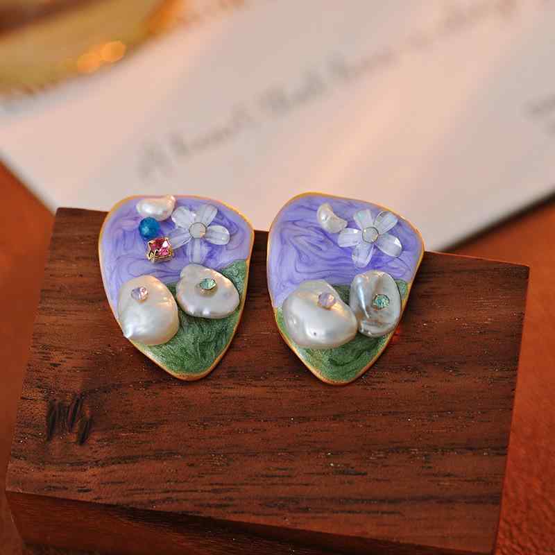 ピアス レディース モネ ガーデン 天然パール スタッドピアス バロック調 アシンメトリー 花モチーフ 高級感 電気メッキ加工 銅合金 上品 エレガント 日韓風 大人かわいい 普段使い オフィス お出かけ 耳飾り