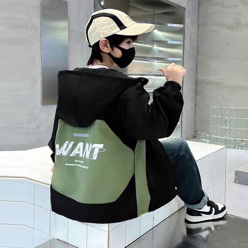 ジャケット 男の子用 キッズ 春秋 ウィンドブレーカー ブルゾン フード付き ジップアップ 軽量 切り替..