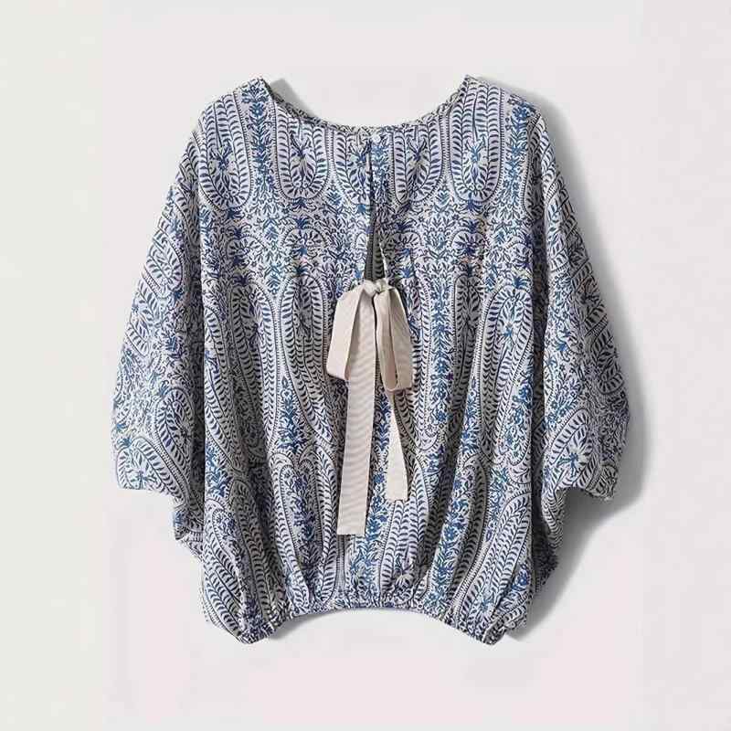 ブラウス レディース さわやか 清涼感 着回し 春夏 シルク調 花柄 ドルマンスリーブ 後ろリボン 丸首 ショート丈 ゆったり 長袖 かわいい カジュアル フェミニン