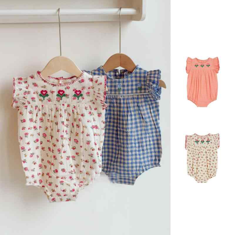 ・カテゴリ: ロンパース・スタイル: 三角ロンパース・主な素材: ポリエステル65%・厚さ: 普通・対象: 女の子・袖丈: ノースリーブ・開閉方式: スナップボタン・カラー: 花柄・サイズ展開: 73cm、80cm、90cm