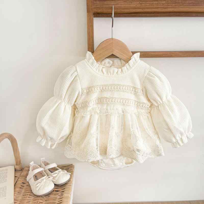 ・カテゴリ: ロンパース・主な素材: 綿80%・性別: 女児・袖丈: 長袖・スタイル: 韓国風・デザイン: 三角ロンパース・カラー: ホワイト・対応身長: 66cm, 73cm, 80cm, 90cm・対象年齢: 新生児（0〜1歳、80cm以下）