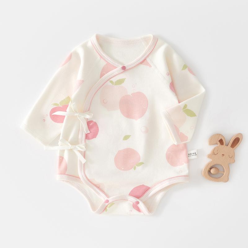 ・カテゴリ: ロンパース・スタイル: カジュアル・主な素材: 綿100%・袖丈: 長袖・フード: なし・厚さ: 普通・留め具: 斜め合わせひも・対象年齢: 新生児（0〜1歳）・性別: 男女兼用・カラー展開: ピーチパーク、トイプードル、ワン...