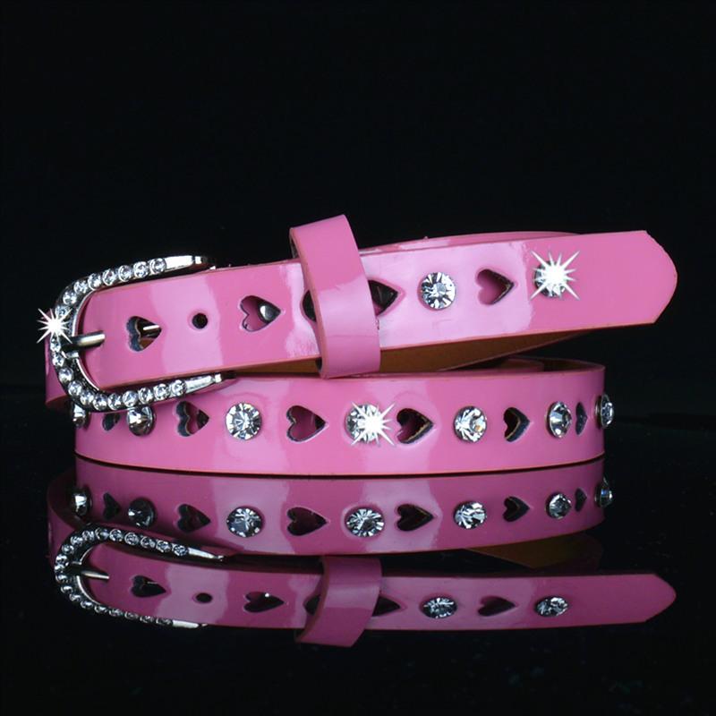 ベルト レディース ラインストーン装飾 透かし彫り ピンバックル PUレザー エナメル調 細ベルト スリム..