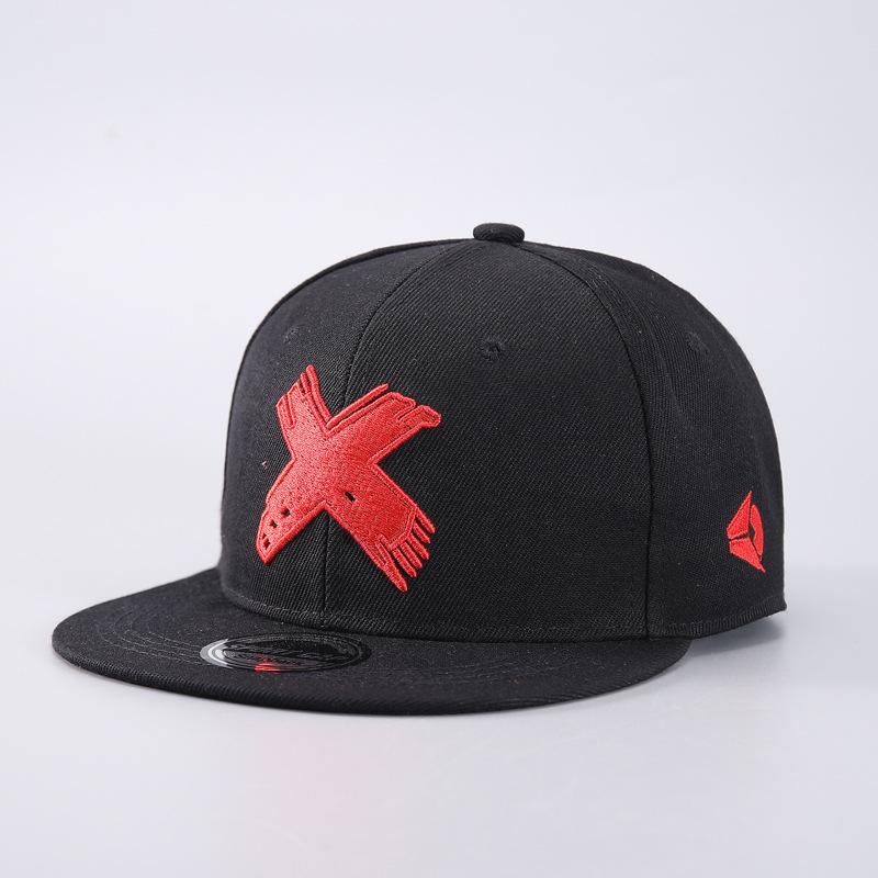 ベースボールキャップ 通気性 日よけ 日焼け防止 サイズ調節可能 フラットブリム 英字ロゴ デザイン ヒップホップ ストリート カジュアル スタイル ポリエステル 素材 オールシーズン 男女兼用