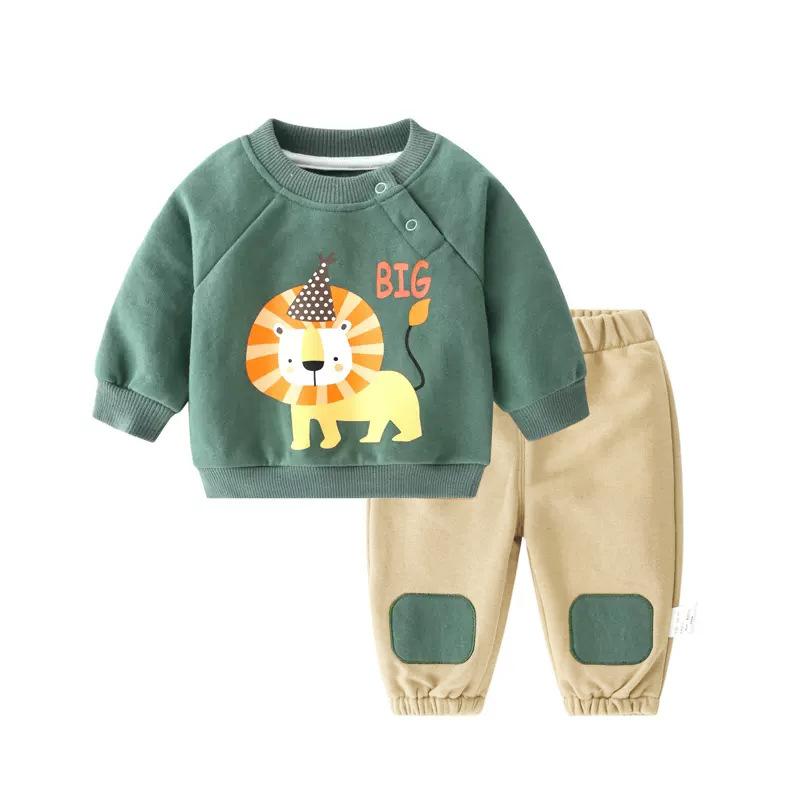 ・カテゴリ: 子供用セットアップ・性別: ユニセックス・スタイル: 欧米・セットタイプ: パンツセット・セット内容: 2点セット・対象年齢: 1〜3歳・袖丈: 長袖・フード: なし・パンツ丈: ロング丈・厚さ: 普通・生地: パイル・主な素材: 綿80%・開閉方式: プルオーバー・カラー展開: ミリタリーグリーン、ブルー、ロイヤルブルー、グリーン・サイズ展開: 80cm、90cm、100cm、110cm