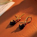 ピアス レディース アシンメトリー 結び目 ノット ブラック ハートモチーフ S925シルバーポスト 電気メッキ加工 個性的 高級感 おしゃれ SNS映え イヤリング 耳飾り