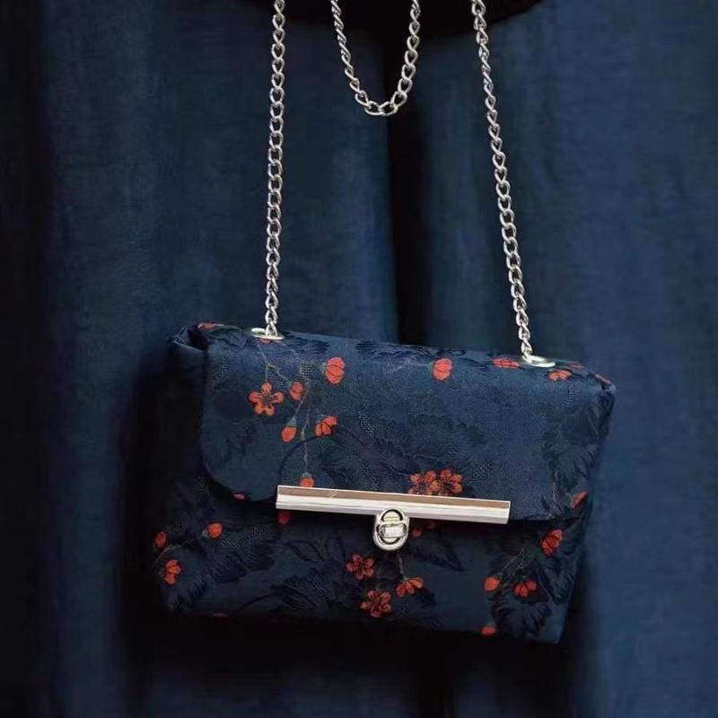 バッグ レディース シャンユンシャー シルク ネオチャイニーズ 国風デザイン レトロ スマホショルダー ミニポーチ ポシェット 斜め掛け ワンショルダー 2way 配色 スクエア型 ロック式 ファスナーポケット デイリーユース おしゃれ 万能