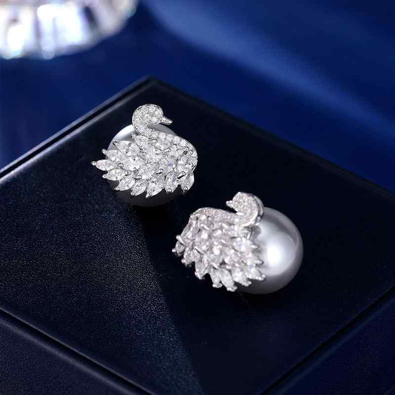 ピアス レディース 女性用 スワン 白鳥 パール パール ジルコニア マイクロセッティング シルバー925ポスト 上品 軽やか 高級感 おしゃれ 個性的 万能 オフィス カジュアル 通勤 デイリーユース