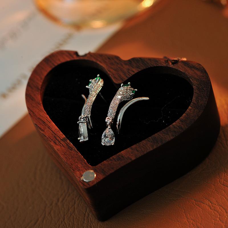 ピアス レディース 通勤 上品 エレガント 電気メッキ加工 蛇モチーフ ドロップ ジルコニア シルバーポスト レトロ 個性的 シンプル 万能 おしゃれ