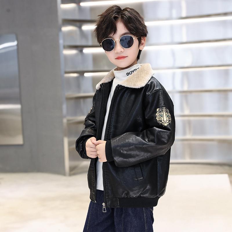 ジャケット キッズ 男の子 ジュニア 裏ボア 防寒 暖かい 厚手 PUレザー 襟付き ジップアップ カジュアル おしゃれ 秋冬 アウター ソフトな肌触り 長袖 ミドル丈