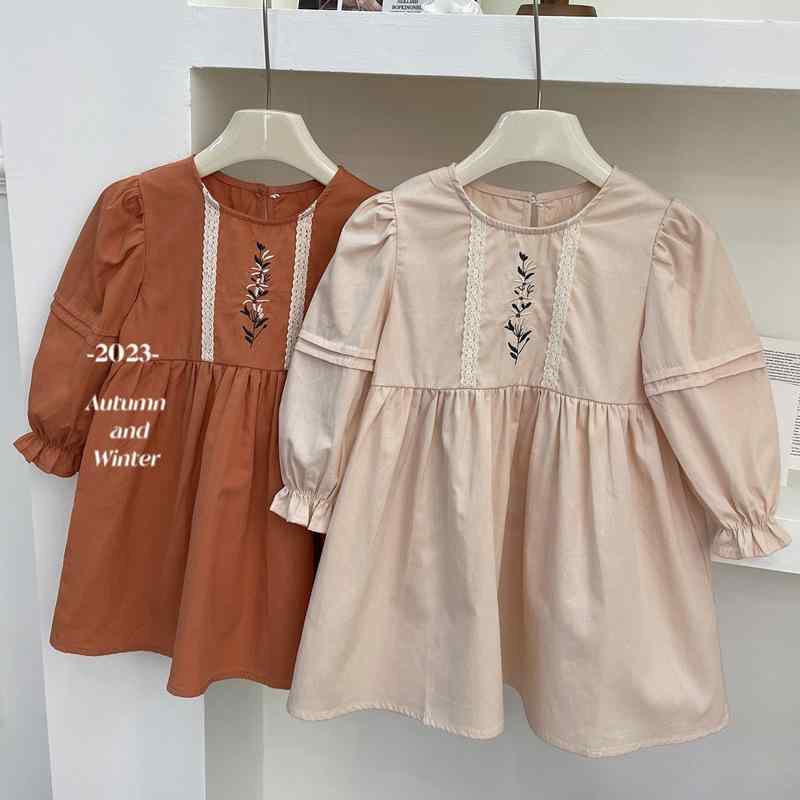 ワンピース 女の子 ガールズ 綿100% 柔らか ゆったり 長袖 韓国風 刺繍 花柄 プリンセスライン フレア 子供服 キッズ 小学生 幼児 春秋 かわいい 普段着