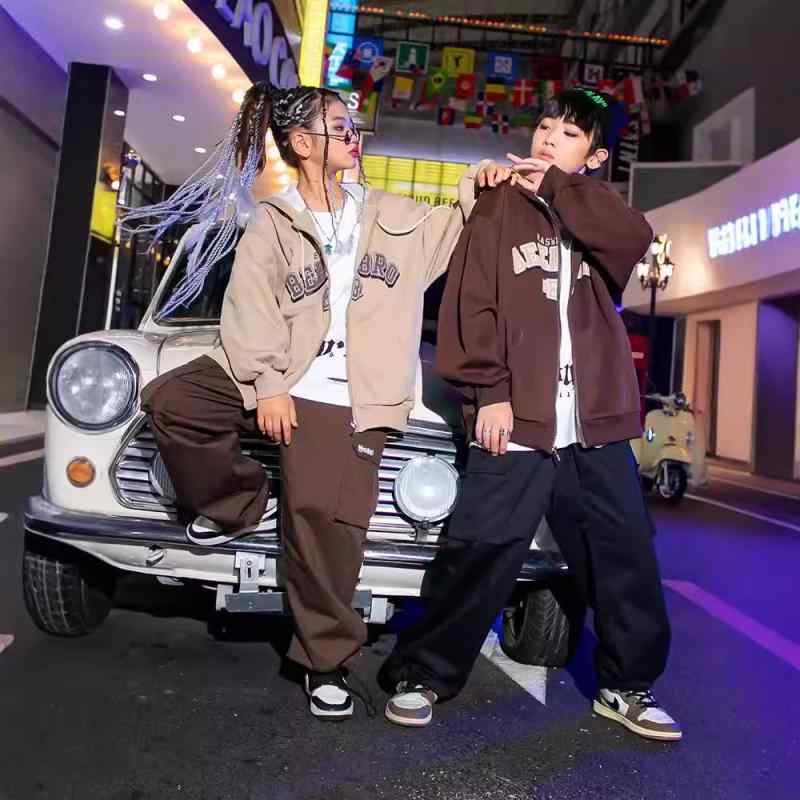 楽天セキュアデポダンスウェア キッズ 男の子 女の子 ストリートダンス ヒップホップ ジャズダンス 発表会 衣装 柔らか加工 コットン スウェット セットアップ 上下セット 通年 パフォーマンス 練習着 ストリートファッション ブラウン