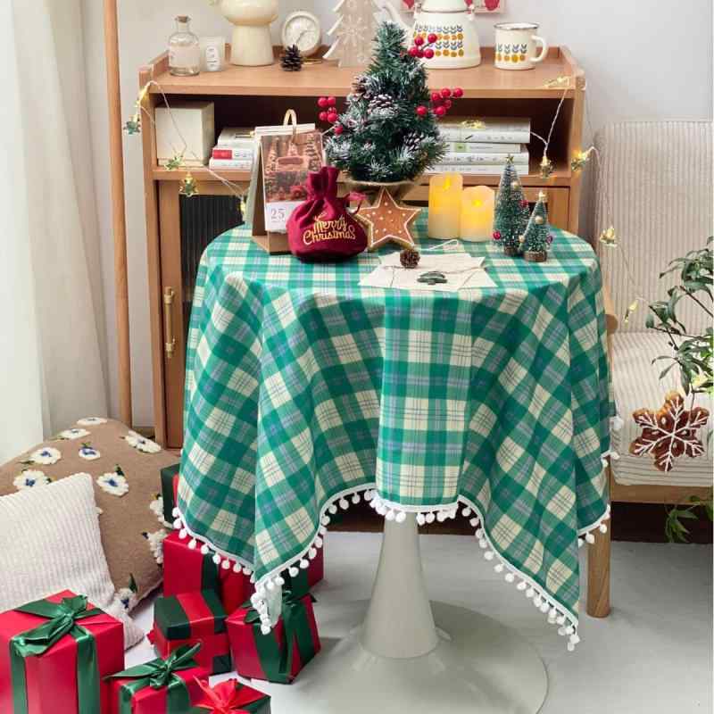 テーブルクロス ポンポン フリル 格子柄 アメリカンカントリー クリスマス 家庭用 食卓 ダイニング ...