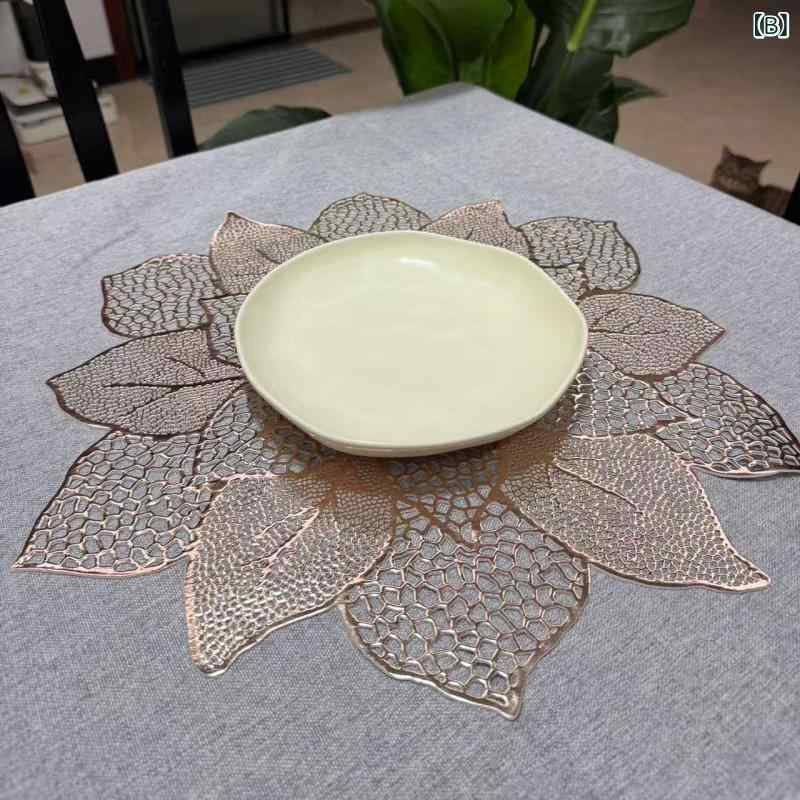 ランチョンマット PVC素材 防水 耐熱 ウォッシャブル 欧風 クリスマス 金銀箔押し 花柄 変形 レッド ゴールド シルバー 上質 高級感 テーブルマット 3