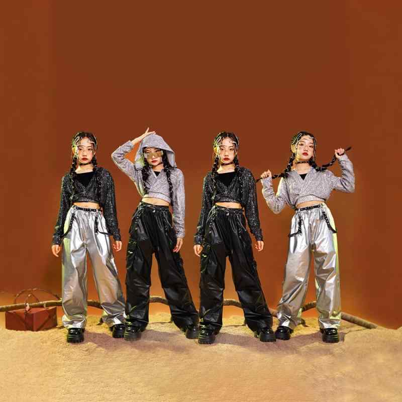 キッズ 女の子 ダンス衣装 ジャズ ストリート ヒップホップ 発表会 舞台 パフォーマンス ガールズグループ キラキラ スパンコール シルバー フェイクレザー トレンド ファッション