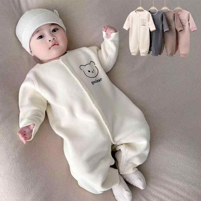 ・カテゴリ: ロンパース、カバーオール・素材: フリース・対象年齢: 新生児（0〜1歳、80cm以下）・性別: ユニセックス・袖丈: 長袖・フード: なし・厚さ: 薄手・留め具: ダブルボタン・スタイル: シンプル・カラー展開: ピンク、アプリコット、ブラウン、グレー・サイズ展開: 59cm、66cm、73cm、80cm、90cm ・カテゴリ: ロンパース、カバーオール・素材: フリース・対象年齢: 新生児（0〜1歳、80cm以下）・性別: ユニセックス・袖丈: 長袖・フード: なし・厚さ: 薄手・留め具: ダブルボタン・スタイル: シンプル・カラー展開: ピンク、アプリコット、ブラウン、グレー・サイズ展開: 59cm、66cm、73cm、80cm、90cm