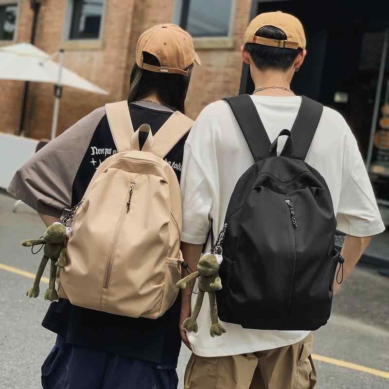 リュックサック ユニセックス カップル ペア 大容量 軽量 クッション入りショルダーベルト 韓国風 シンプル ナイロン ポリエステル 無地 通学 通勤 旅行 スクールバッグ 中学生 高校生 大学生 A4対応 黒 白 カーキ