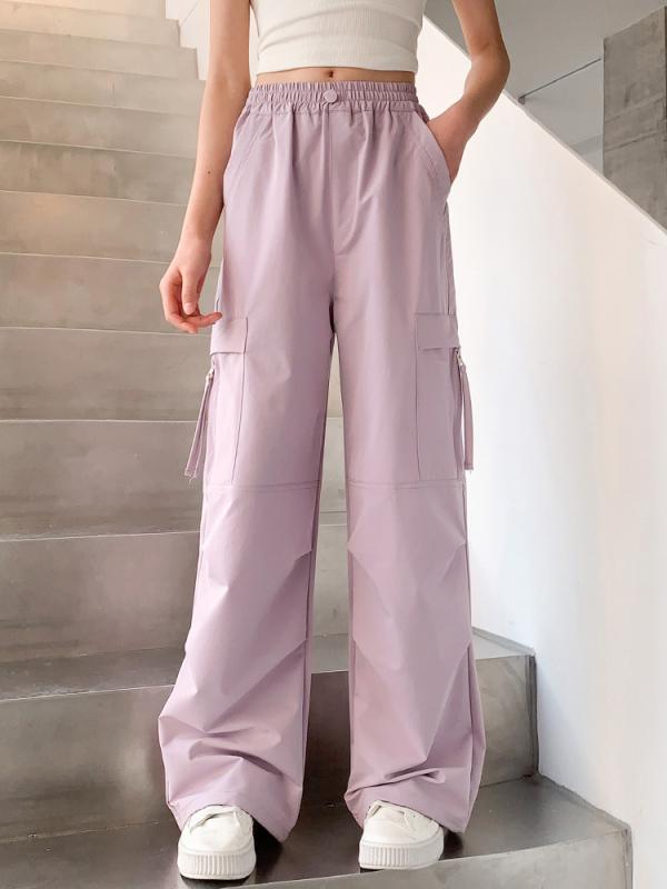 ・カテゴリ: キッズパンツ・スタイル: カジュアル・主な素材: ポリエステル100%・丈: 長ズボン・性別: レディース・対象: ジュニア向け・デザイン: カーゴパンツ・生地加工: 柔軟加工・柄: 無地・トレンド要素:・ウエスト: ミドルライズ・ウエスト仕様: ゴム・カラー展開: ブラック、ライトパープル・対応身長: 120cm、130cm、140cm、150cm、160cm、170cm