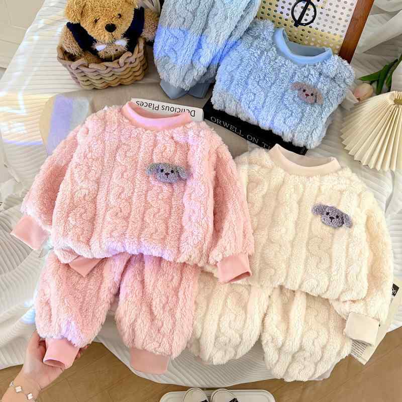 ルームウェア パジャマ 女の子 子供 キッズ ジュニア 部屋着 寝巻き 厚手 あったか 保温 珊瑚フリース フランネル ふわふわ クマ柄 プルオーバー 上下セット 秋冬 カジュアル 8歳以上 140cm