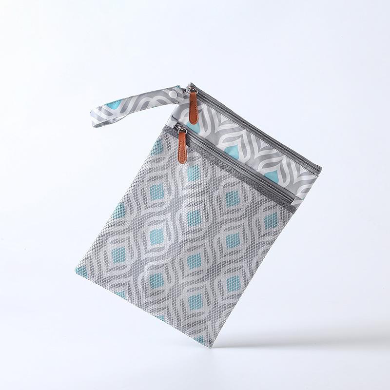 おむつポーチ ベビー 乾湿分離 防水 携帯 ハンドル付き お出かけ 旅行用 哺乳瓶 紙おむつ 多収納 ポリ..