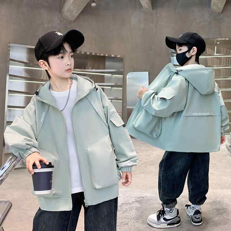 ジャケット 男の子 子供服 ジュニア 春秋 ウインドブレーカー フード付き ハイネック フルジップ 長袖 ポリエステル スポーツ カジュアル おしゃれ トレンド マウンテンパーカー スプリングコート アウター ブルゾン 通学 通園 グリーン ブラック