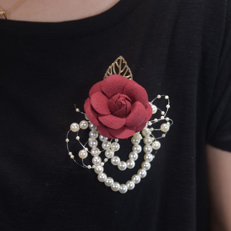 ブローチ コサージュ レディース 上品な エレガント 山茶花 ビーズ 布製 結婚式 卒業式 入学式 フォー..