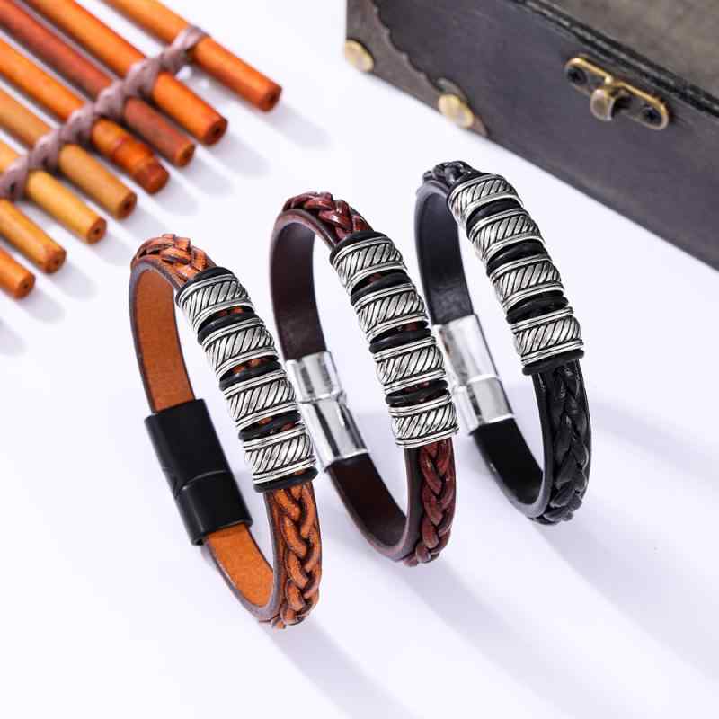 ブレスレット メンズ 編み込み レザー マグネット式留め具 レトロ ファッション カジュアル スタイリッシュ シンプル 万能 ブラック ダークブラウン アースイエロー