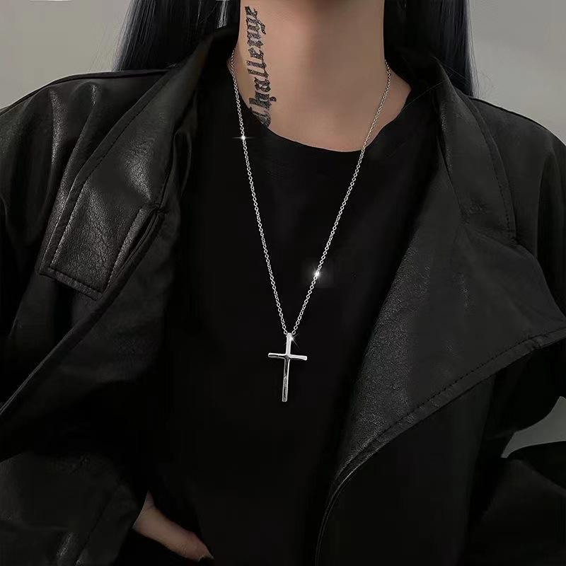 ネックレス レディース 十字架 クロス チタン鋼 ロングネックレス セーターチェーン シンプル 個性派 ヒップホップ ストリート 多層チェーン 金属アレルギー対応 電気メッキ加工 アクセサリー