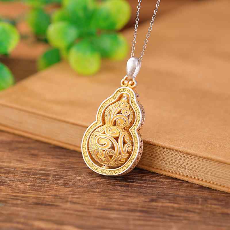 ペンダント S999.9純銀 手描き金彩細工 回転式 透かし彫り 開運 縁起物 ひょうたん お守り レトロ オリエンタルデザイン