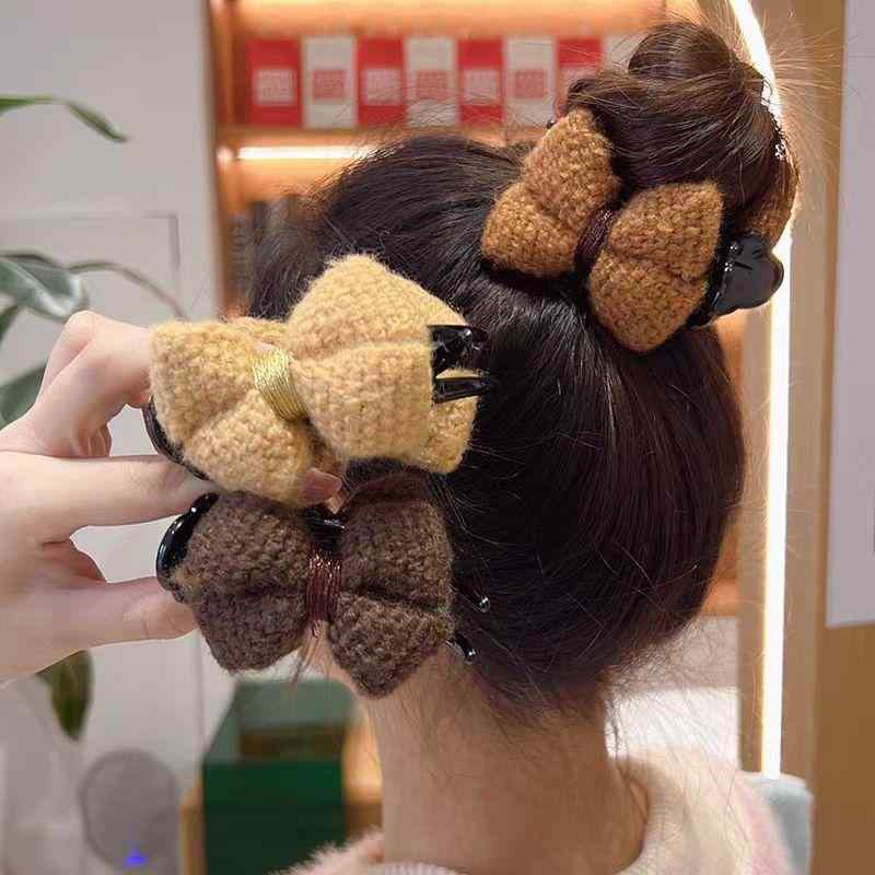 ヘアクリップ レディース 秋冬 ニット 毛糸 蝶結び 高級感 大きめ シャーククリップ お団子ヘア まとめ..