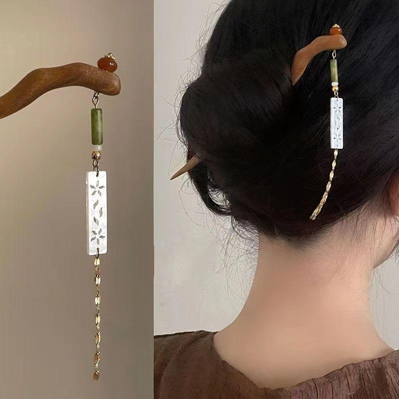 簪 レディース 女性用 木製 シンプル タッセル ゆれる 歩揺 アンティーク風 和風 レトロ まとめ髪 浴衣 着物 和装小物 漢服 チャイナドレス 結婚式 成人式 卒業式 パーティー 髪飾り おしゃれ