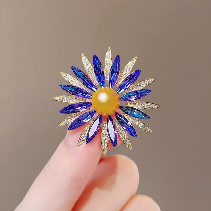 ブローチ レディース 高級感 向日葵 ひまわり ジルコニア パール 上品 エレガント 清楚 合金製 ブルー 青色 コート スーツ 入学式 卒業式 結婚式 パーティー アクセサリー ファッション小物