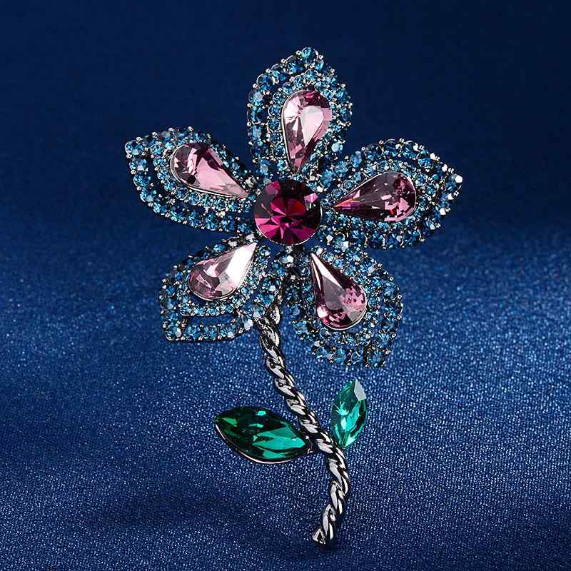ブローチ レディース フレンチスタイル 高級感 ガンメタリック フラワーモチーフ クリスタルストーン ..