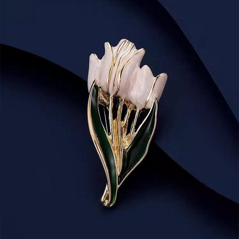 ブローチ レディース レトロ ヴィンテージ 白木蓮モチーフ エナメル加工 上品 エレガント 高級感 合金製 スーツ ジャケット フォーマル セレモニー 結婚式 入学式 卒業式 パーティー ピン おしゃれ