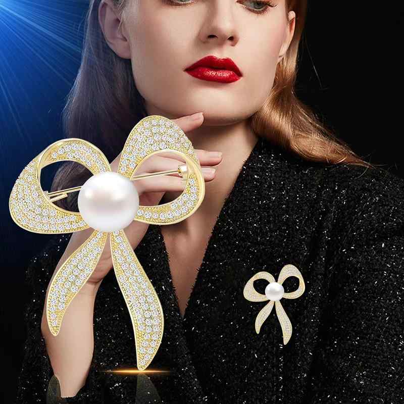 胸針 男女兼用 露出防止 リボン 蝶結び 揺れる ジルコニア 輝く 高級感 上品 多機能 固定 ジャケット コート スーツ ワンピース マフラー スカーフ フォーマル カジュアル パーティー 結婚式 オフィス