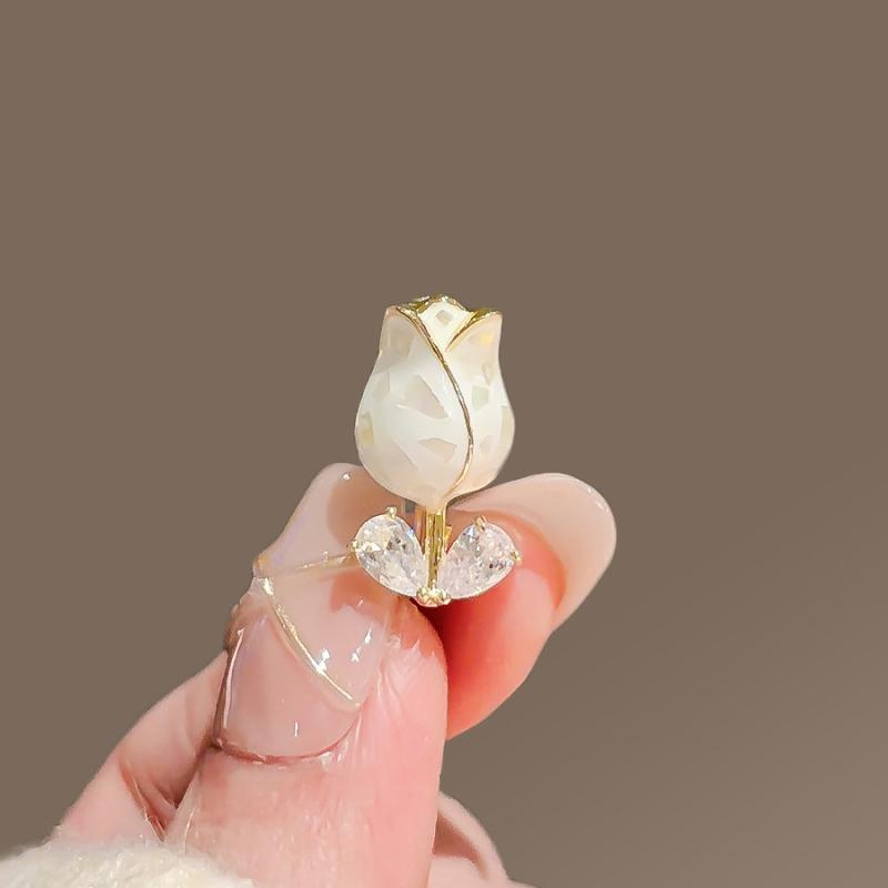 楽天セキュアデポブローチ レディース 高級感 上品 おしゃれ チューリップ 花 露出防止 はだけ防止 襟元 シャツ 固定 スナップボタン 縫い目なし ピン 女性用 合金製