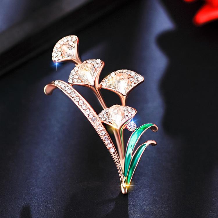 ブローチ レディース 韓国スタイル エレガント イチョウの葉 カラフル エナメル クリスタル 個性的 オ..