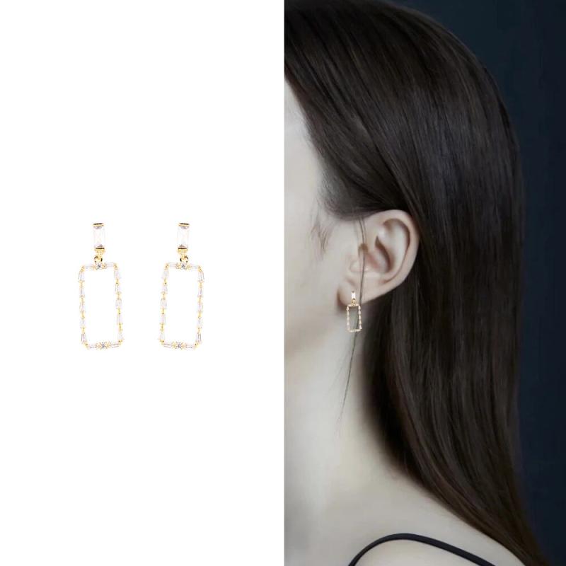 耳飾り レディース 高級感 幾何学模様 デザイン S925ポスト 金属アレルギー対応 金メッキ ゴールド シルバー ドロップピアス スタッドピアス 通勤 オフィス カジュアル 華やか シンプル