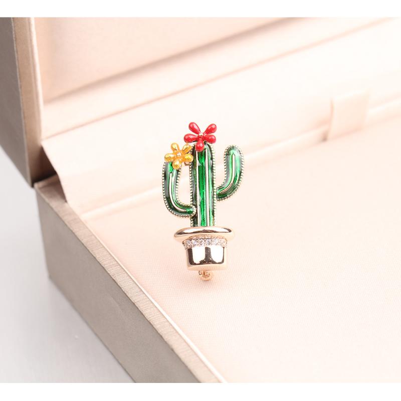 ブローチ 男女兼用 シンプル おしゃれ 滴油加工 グリーン サボテン 鉢植えモチーフ 金メッキ ゴールド..