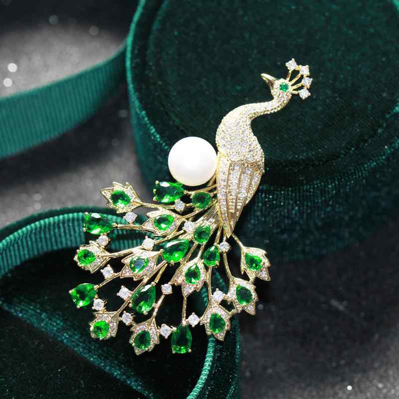 ブローチ レディース 高級感 ライトラグジュアリー マイクロパヴェ ジルコニア 孔雀モチーフ レトロ モ..