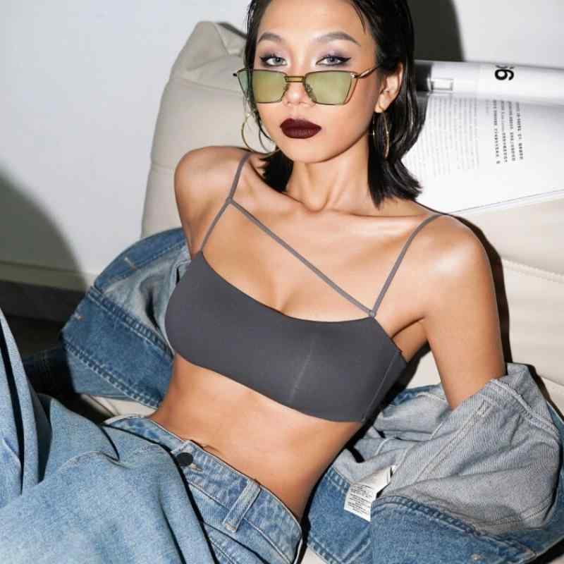 ブラジャー レディース 寄せ上げ リフトアップ ノンワイヤー 快適 美背中 細ストラップ ベアトップ セクシー 小胸さん 谷間メイクインナー 1/2カップ ナイロン素材