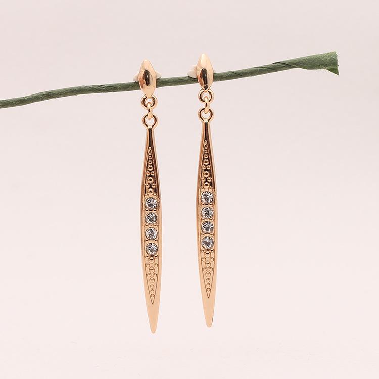 ピアス イヤリング レディース ロング 大ぶり 揺れる ドロップ 欧米風 個性的 上品 エレガント 合金製 電気メッキ加工 幾何学模様 オールシーズン 幅広いコーデ対応