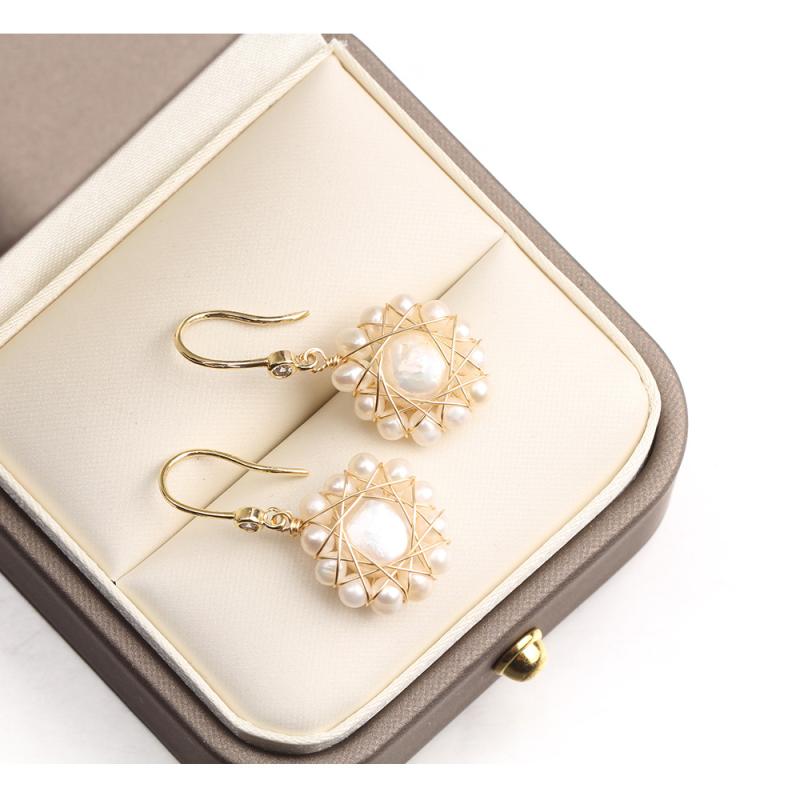 ピアス レディース 天然バロックパール 金メッキ ジルコニア レトロ エレガント ドロップ 揺れる 大ぶり 幾何学模様 上品 高級感 普段使い パーティー