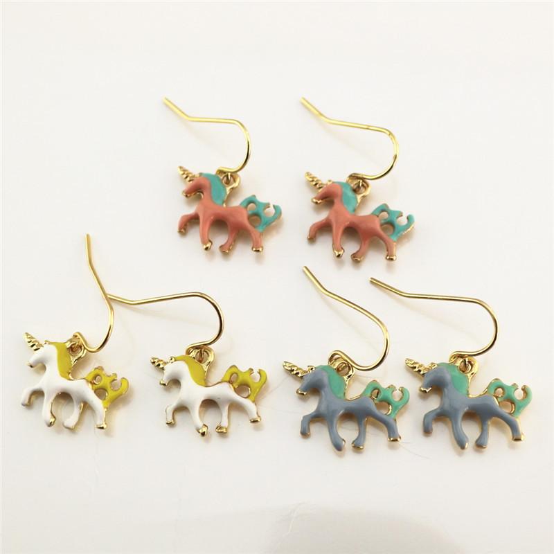 ピアス レディース 日韓風 ファッション 流行 夢幻 ユニコーン かわいい ドロップオイル加工 合金製 電気メッキ加工 ホワイト ピンク ライトブルー