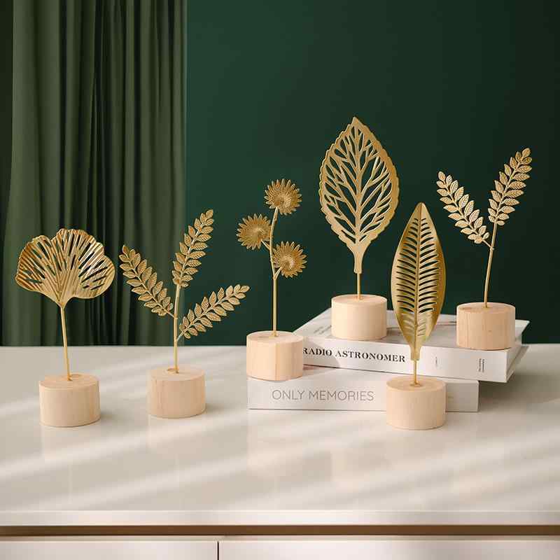 オブジェ アイアン イチョウ葉 ブラック デザイン 北欧風 高級感 モダン シンプル 金属製 木製ベース ハンドメイド リビング 玄関 ワイ..